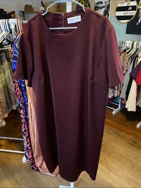 Brownstone Studios deep burgundy Short Sleeve Midi Shift Dress